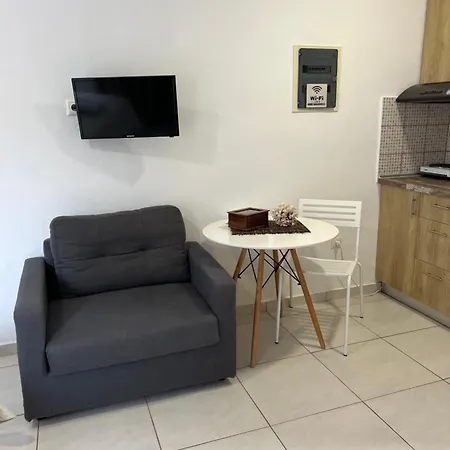 Lou Place Apartment